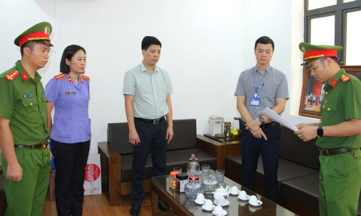 Bắt Phó Chủ tịch xã ở Lào Cai trong vụ lan can đá sông Hồng gãy đổ sau bão Yagi