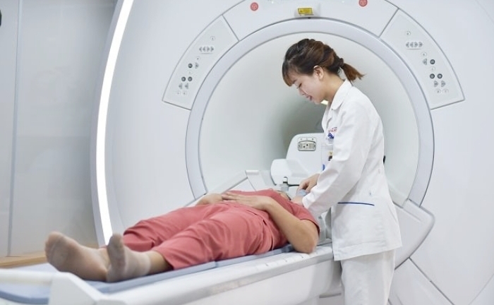 Người phụ nữ 44 tuổi đi khám đau đầu, bác sĩ bất ngờ khi nhìn kết quả chụp não