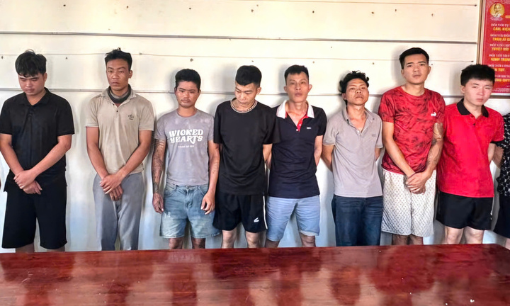 Bắt quả tang quản lý bán heroin cho công nhân ngay tại công trường