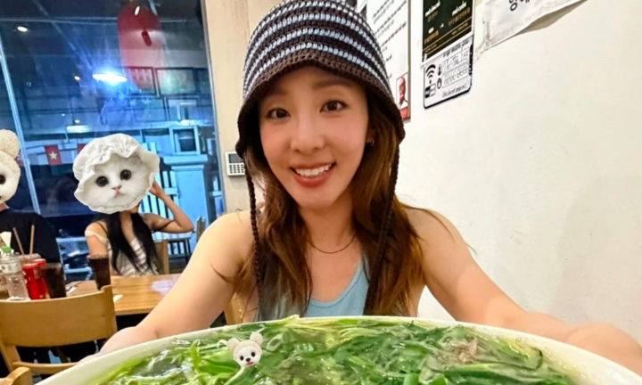 Sao Hàn mê ăn phở Việt