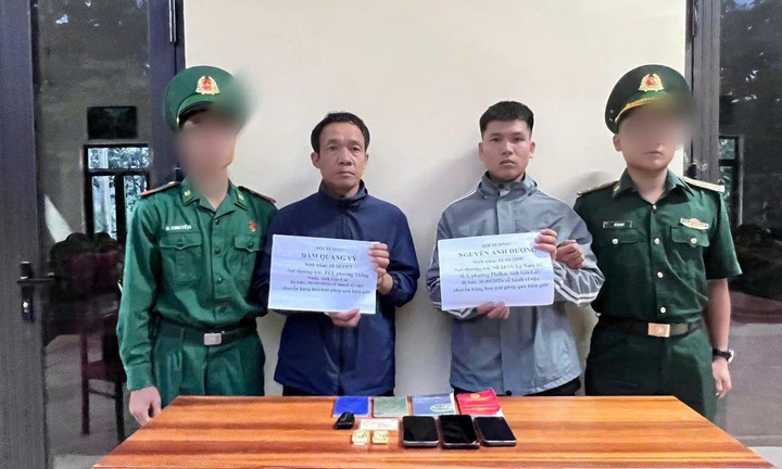 Khởi tố 2 kẻ vận chuyển trái phép hơn nửa ký vàng từ Lào về Việt Nam
