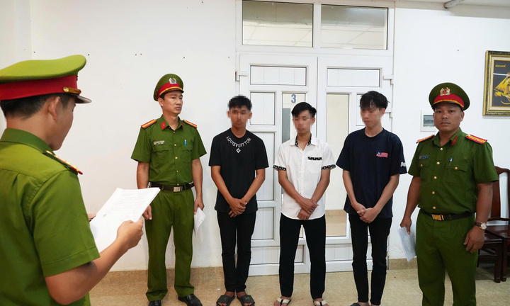 Khởi tố nhóm thiếu niên tụ tập chạy xe tốc độ cao, bốc đầu trên quốc lộ
