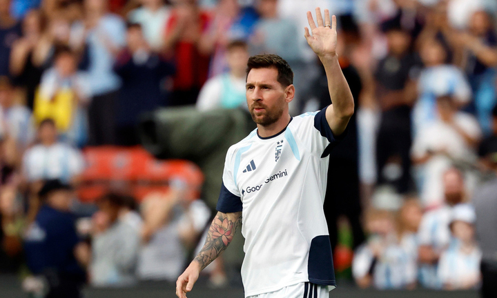 Messi đá 20 phút ghi 1 bàn, Argentina thắng Iceland 3-0