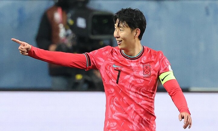 Phóng viên Hàn Quốc mỉa mai Son Heung-min không đi nghĩa vụ quân sự