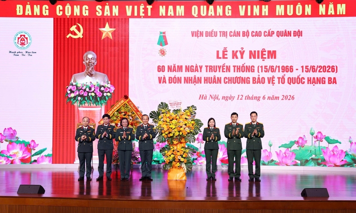 Viện Điều trị Cán bộ cao cấp Quân đội đón nhận Huân chương Bảo vệ Tổ quốc hạng Ba
