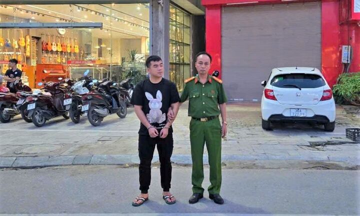 Tạm giữ hình sự thanh niên hành hung shipper trên phố ở Thanh Hóa
