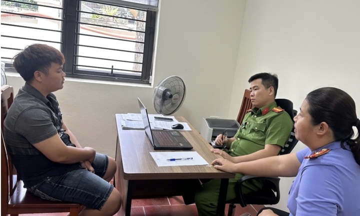 Danh tính tài xế lái ô tô kéo lê CSGT suốt 300m ở Thanh Hóa 