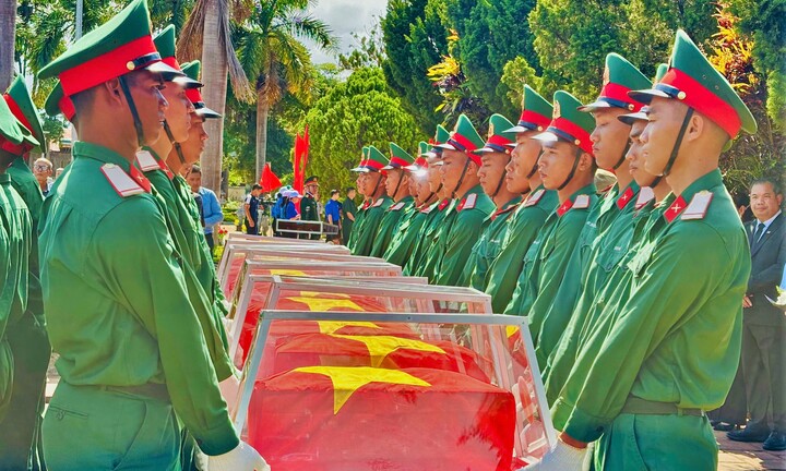 Gia Lai truy điệu, an táng 18 hài cốt liệt sỹ hy sinh ở Campuchia