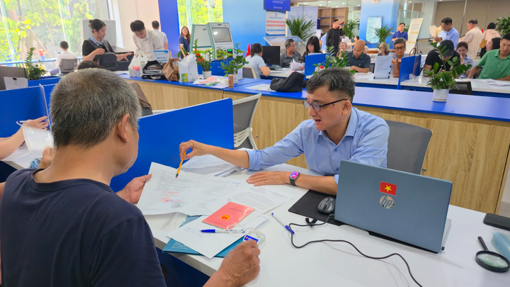 Công chức tuyến đầu của Hà Nội đóng góp ý kiến cải thiện chất lượng dịch vụ công