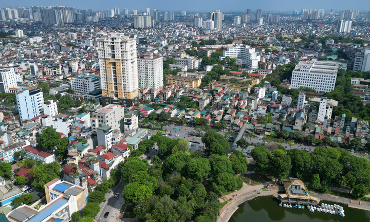 Hiện trạng khu 'đất vàng' đối diện Công viên Thống Nhất sắp xây bãi đỗ xe ngầm