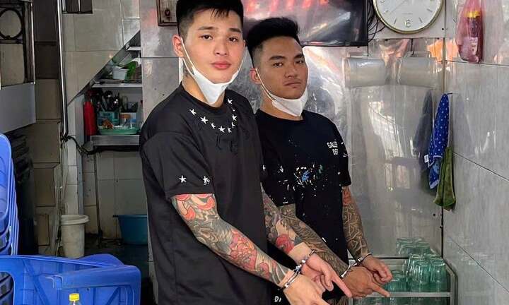 Vụ dùng điếu cày đánh bạn trai người yêu cũ: Nghi phạm thứ hai ra đầu thú