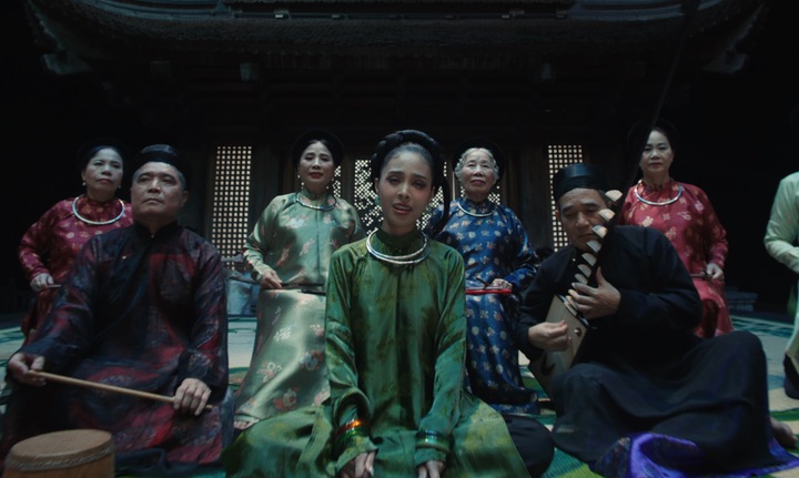 Ca nương Kiều Anh đưa đại gia đình 7 đời ca trù vào MV 'bom tấn'