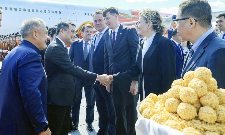 Thủ tướng Lê Minh Hưng đến Kazan, bắt đầu chuyến công tác tại Liên bang Nga