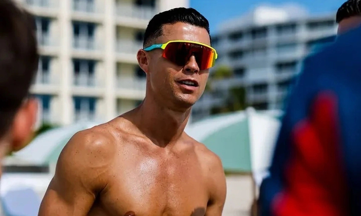 Lý do Ronaldo phải đi tắm biển trước thềm World Cup