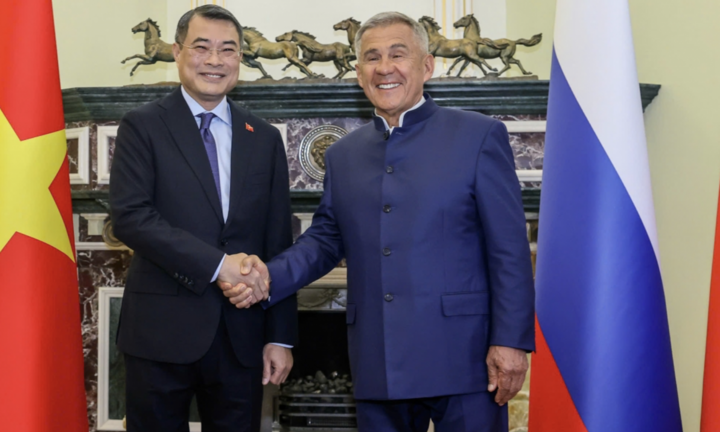Thủ tướng Lê Minh Hưng gặp người đứng đầu Cộng hoà Tatarstan R.N. Minnikhanov