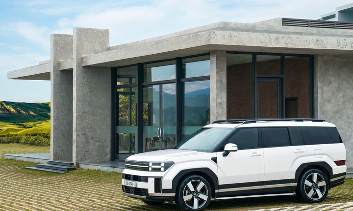 Loạt xe Hyundai đồng loạt giảm giá, Santa Fe được ưu đãi tới 220 triệu đồng