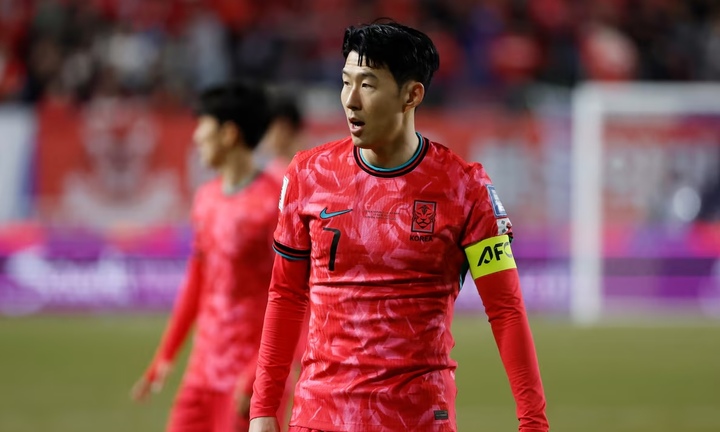South Korean reporter apologizes for mocking Son Heung-min for not serving in the military.