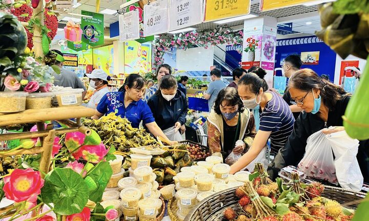 Saigon Co.op tung combo tươi sống tiện lợi, trao 25.000 phần quà tri ân