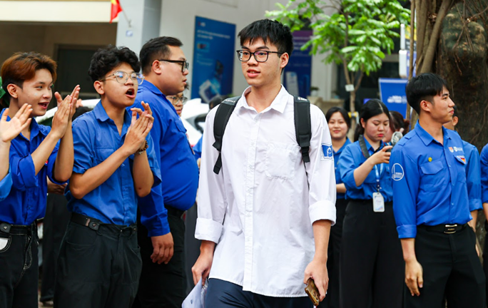 Top 10 universities and colleges with the highest admission scores in Hanoi in 2025
