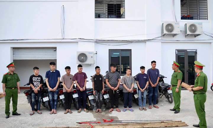 Khởi tố nhóm thanh thiếu niên mang dao kiếm, hẹn hỗn chiến qua TikTok