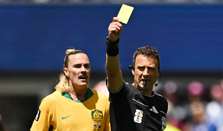 Trọng tài chuột rút ở World Cup bị chê kém: 'Toàn quyết định có lợi cho đội Mỹ'