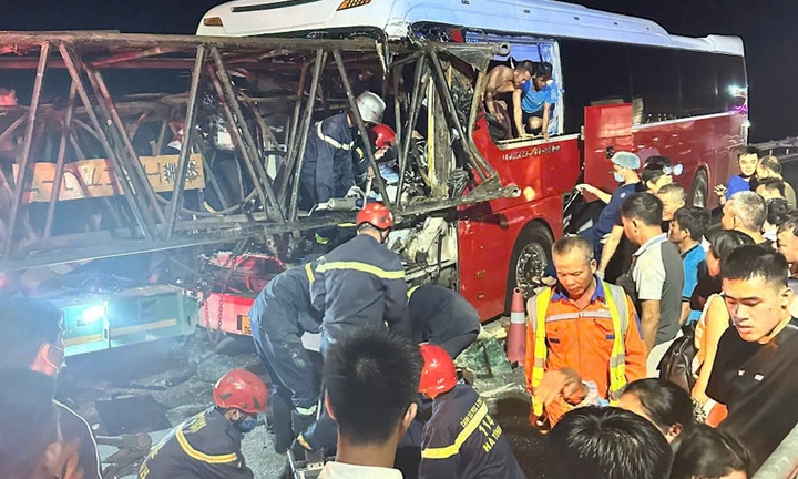 Identities of victims in bus-truck collision on highway revealed.