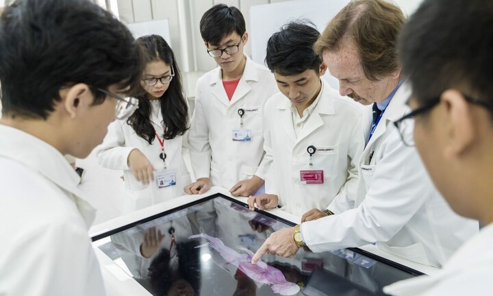VinUni tung học bổng gần 1 tỷ đồng/năm thu hút nhân tài ngành AI, kỹ thuật