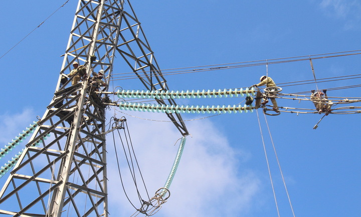 El nord del Vietnam està consumint electricitat a nivells rècord; com abastiran la demanda les quatre línies de transmissió nord-sud de 500 kV?