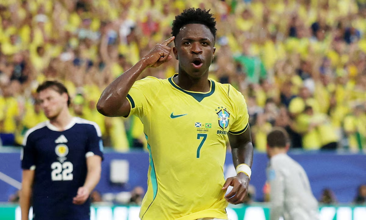 Quà đặc biệt của bà nội khiến Vinicius bật khóc trước trận Brazil đấu Nhật Bản