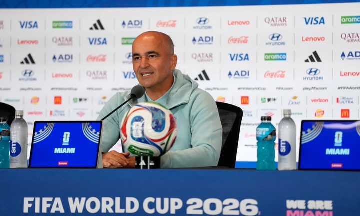 HLV Bồ Đào Nha: 'Ronaldo chơi rất, rất tốt'