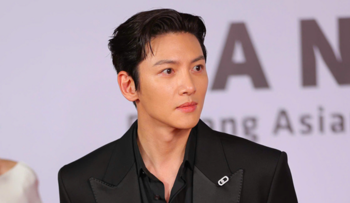 Ji Chang Wook roba els focus mentre les estrelles internacionals acudeixen al Festival de Cinema Asiàtic de Da Nang.