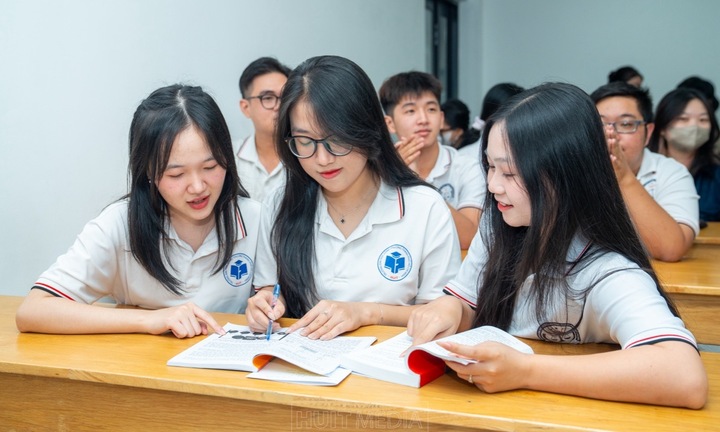 Học phí các trường đào tạo ngành Luật 2026 tăng giảm ra sao?