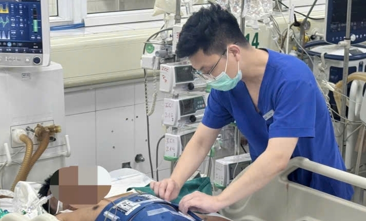 Bị điện giật ngừng tim, người đàn ông sống sót nhờ cách sơ cứu ít người biết