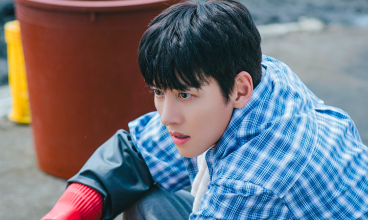 Thời thơ ấu của Ji Chang Wook: Cha mất sớm, làm bốc vác, phụ mẹ bán hàng