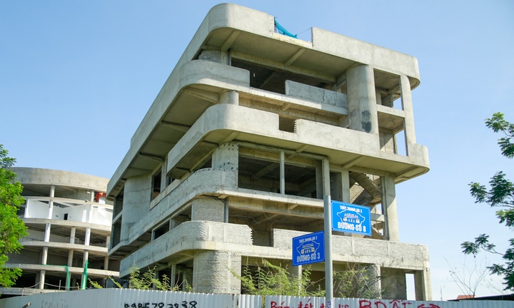 Toà nhà công nghệ thông tin hơn 50 tỷ ở Huế ra sao khi nhà thầu bị 'khai tử'?