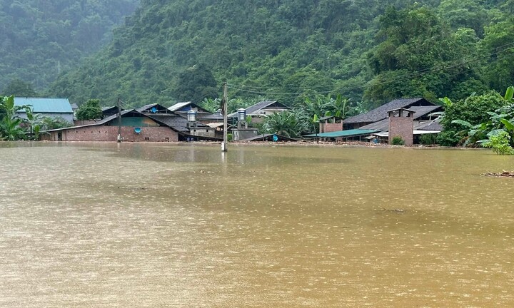 Chủ tịch UBND tỉnh Cao Bằng chỉ đạo khẩn ứng phó mưa lớn, rà soát nguy cơ sạt lở