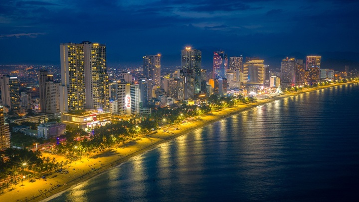 Khi du khách tìm kiếm một nơi để thức cùng Nha Trang