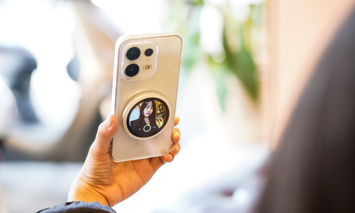 OPPO Reno 16 Series 5G nâng cấp camera AI, có màn hình rời gắn lưng