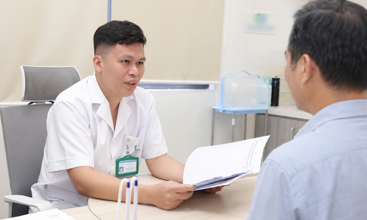 Người đàn ông xin dừng chữa ung thư để 'giữ lại những gì cuối cùng cho vợ con'