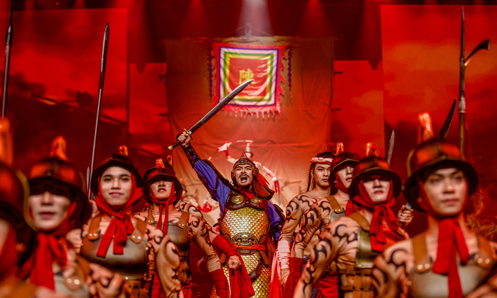Vì sao show nhập vai tái hiện 4.000 năm lịch sử gây sốt?