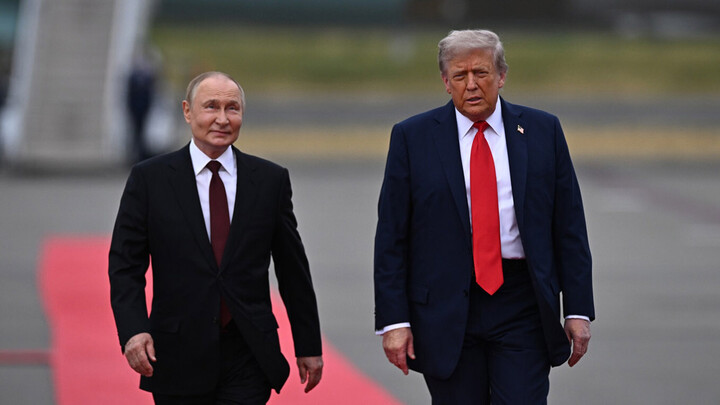 Điện đàm với Tổng thống Nga, ông Trump đề nghị giúp tìm giải pháp về Ukraine