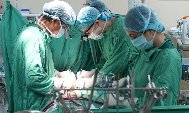 'Sửa' tim cho bé sinh non chỉ nặng 1,5kg