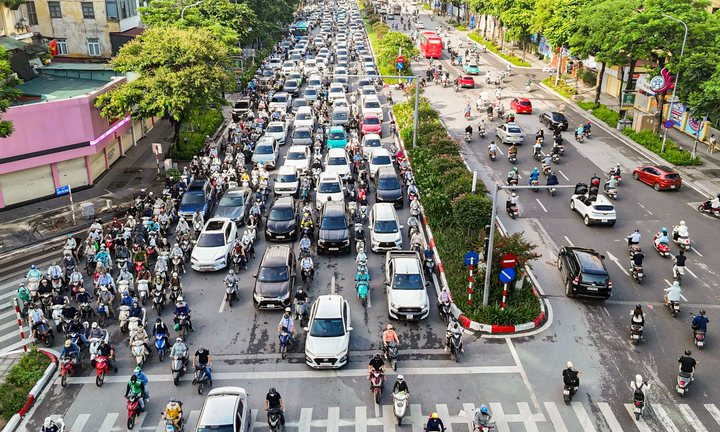 Cận cảnh hai tuyến đường Hà Nội dự kiến phân luồng đảo chiều giảm ùn tắc 