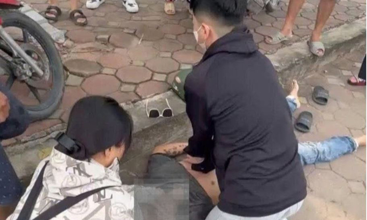 Nam sinh viên y khoa kiên trì ép tim 30 phút cứu người bất tỉnh trên đường