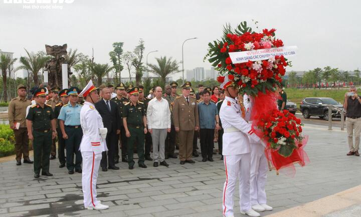 Tưởng niệm chuyên gia Cuba hy sinh trong cuộc kháng chiến của nhân dân Việt Nam