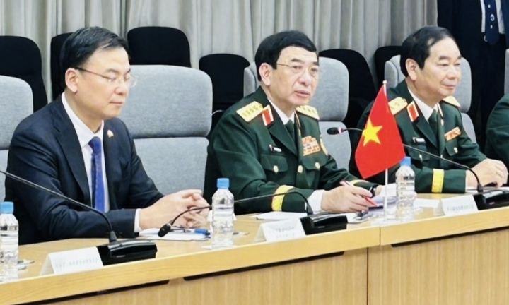 Phó Thủ tướng Phan Văn Giang hội đàm với Bộ trưởng Quốc phòng Nhật Bản