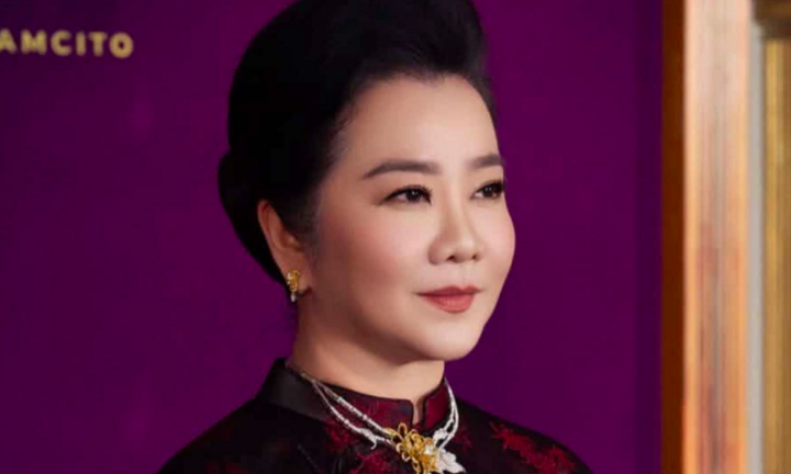 Bất ngờ thân thế người đóng mẹ ruột Nam Phương Hoàng hậu trong phim có Hà Tăng