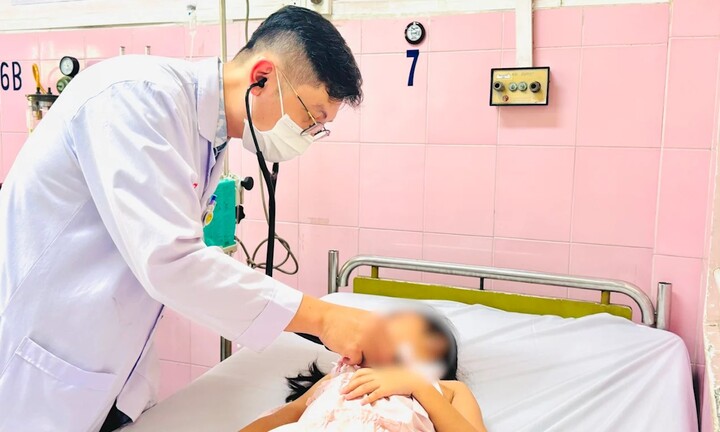 Nghệ An: Điều tra vụ 6 trẻ nhập viện nghi ngộ độc thực phẩm