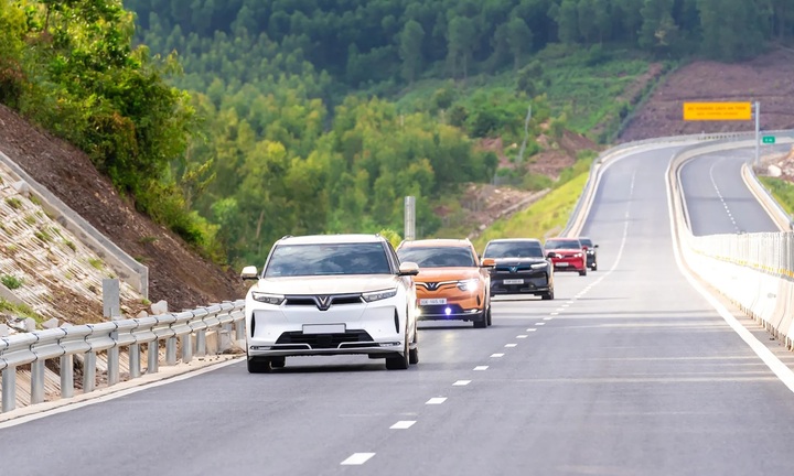 Thị trường xe Việt nửa đầu năm 2026: Xe điện tiếp tục là điểm sáng