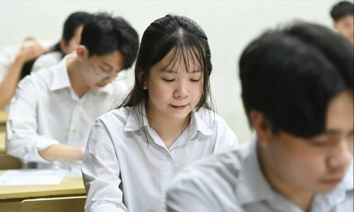 Đề xuất phạt giáo viên dạy thêm chính học sinh của mình tới 20 triệu: Chuyên gia nói gì?